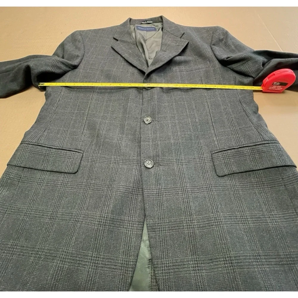 Tommy Hilfiger Men's 42R Gray Plaid 2 Button Wool Blazer‎ R159 RN39091